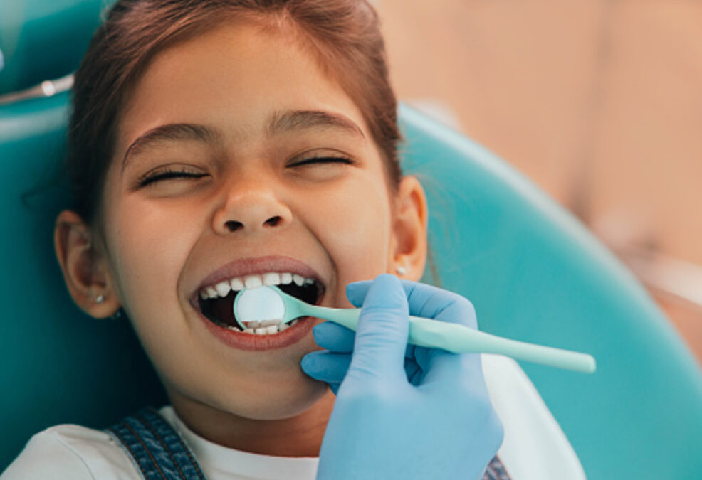 Wyrzynanie zębów stałych u dzieci